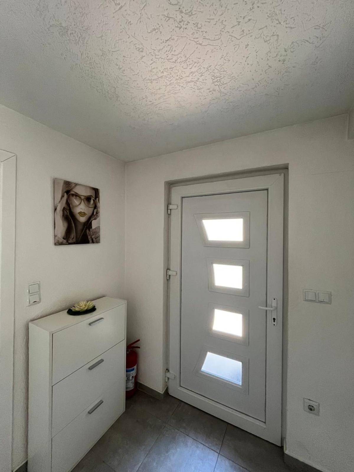 Apartman All Seasons Hotonj Buitenkant foto