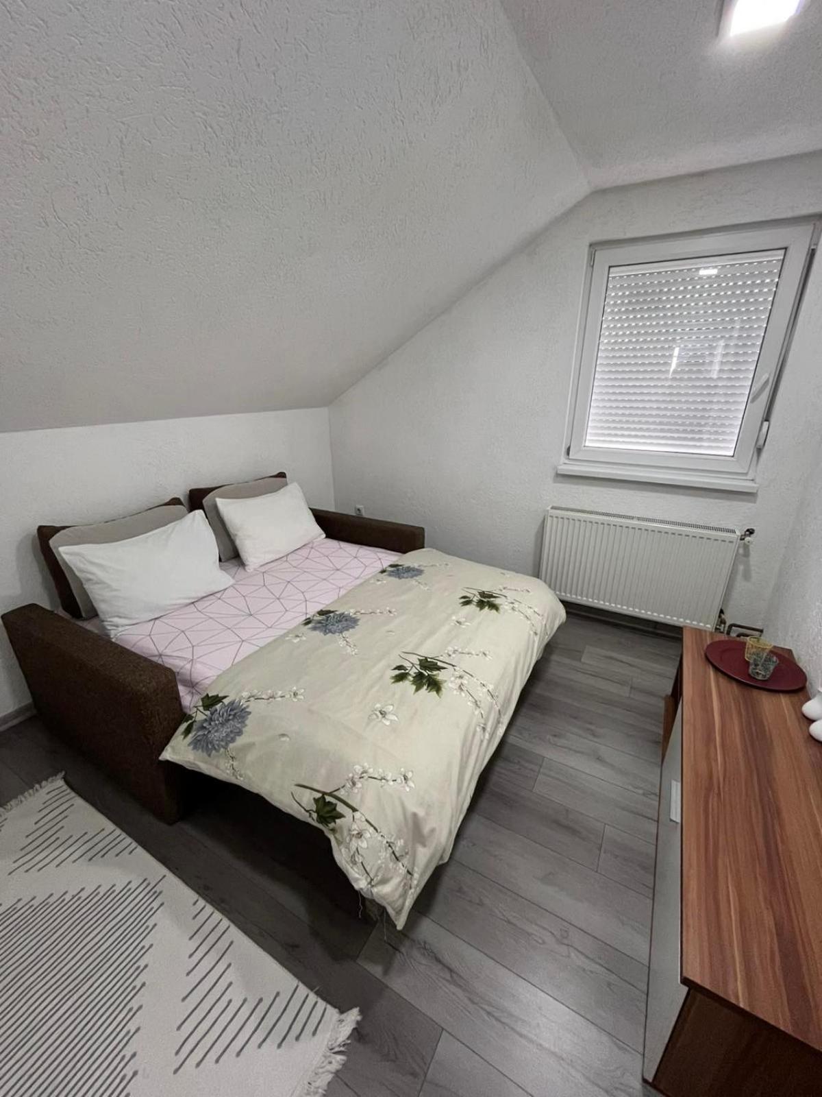 Apartman All Seasons Hotonj Buitenkant foto