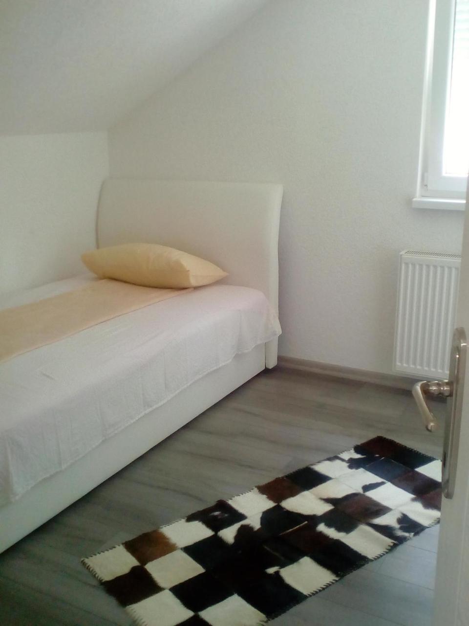 Apartman All Seasons Hotonj Buitenkant foto